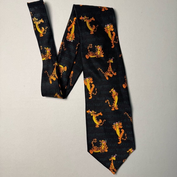 Tigger Characters Winnie Men’s Tie Black Authentic Pooh Disney 100% Silk - Picture 2 of 6